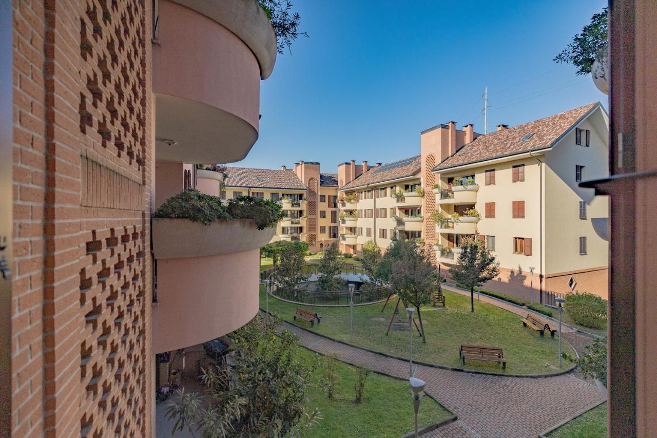 Milan Forum Camelia Guesthouse Assago Bagian luar foto