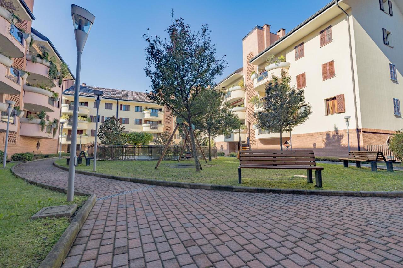 Milan Forum Camelia Guesthouse Assago Bagian luar foto