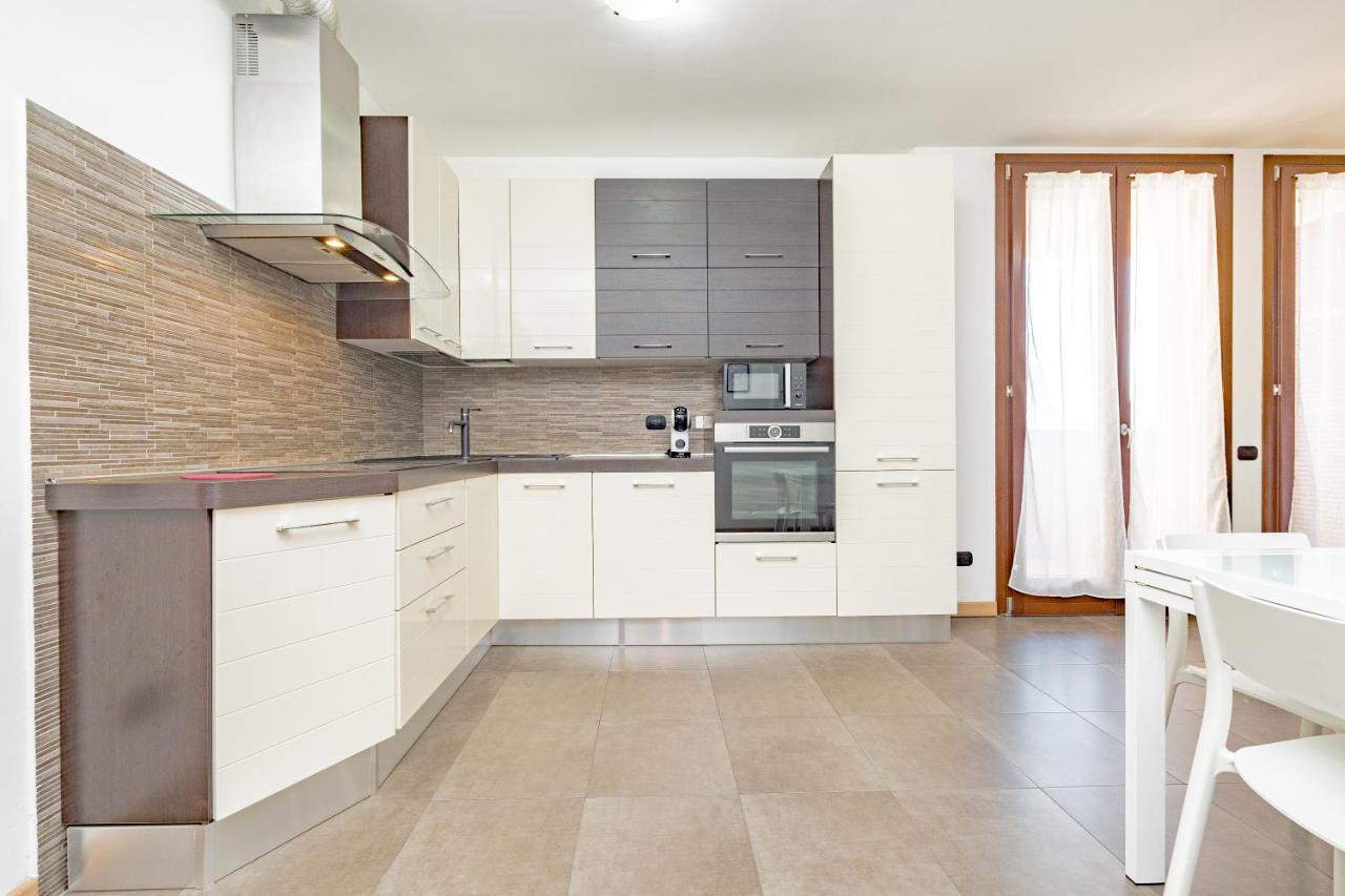 Milan Forum Camelia Guesthouse Assago Bagian luar foto