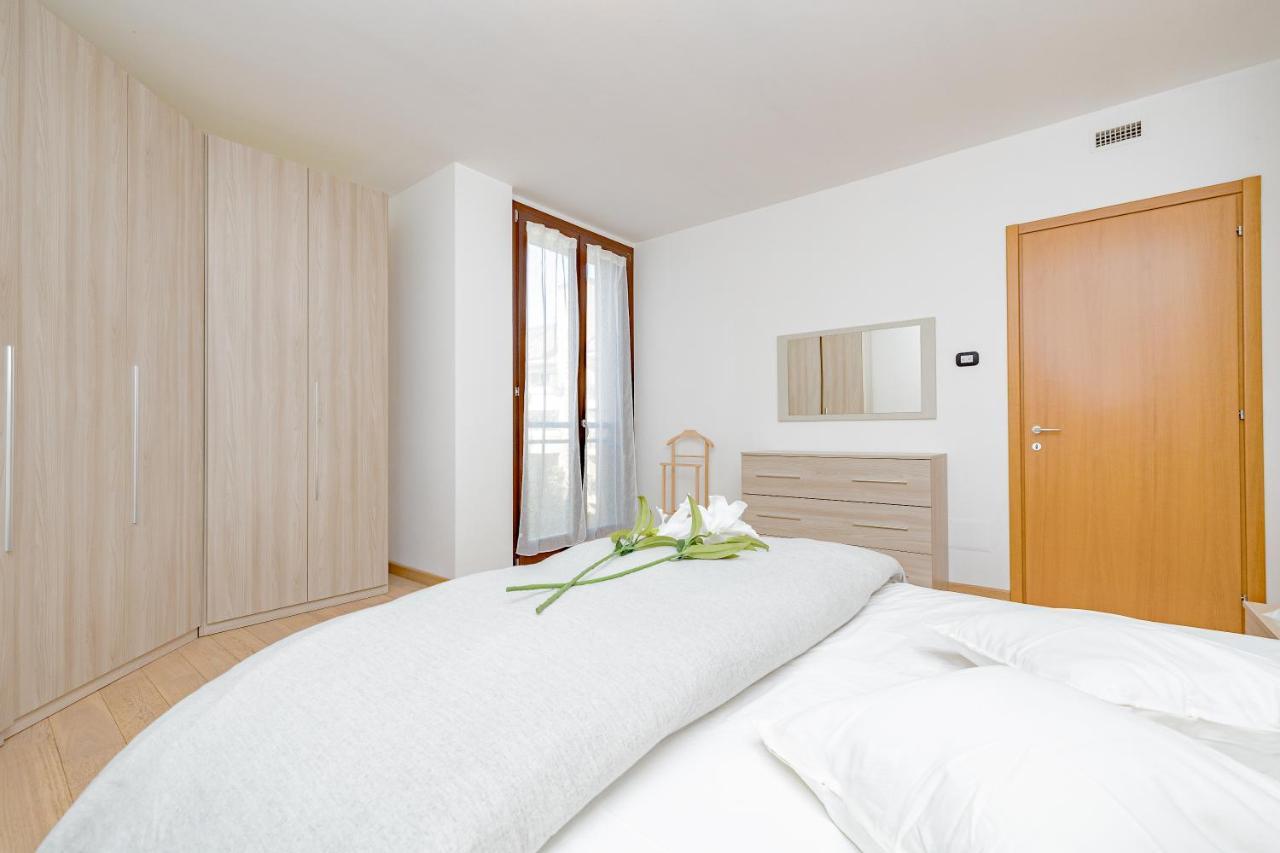 Milan Forum Camelia Guesthouse Assago Bagian luar foto
