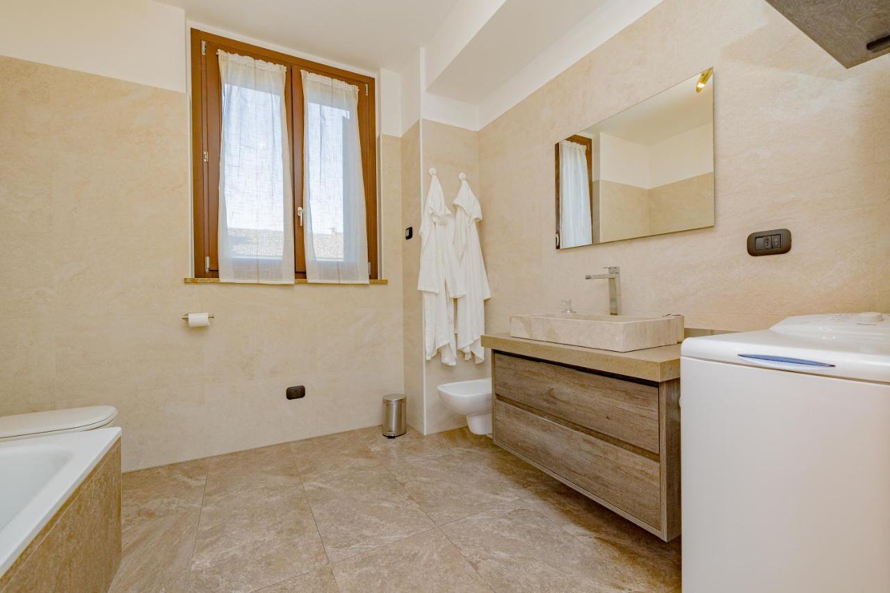 Milan Forum Camelia Guesthouse Assago Bagian luar foto